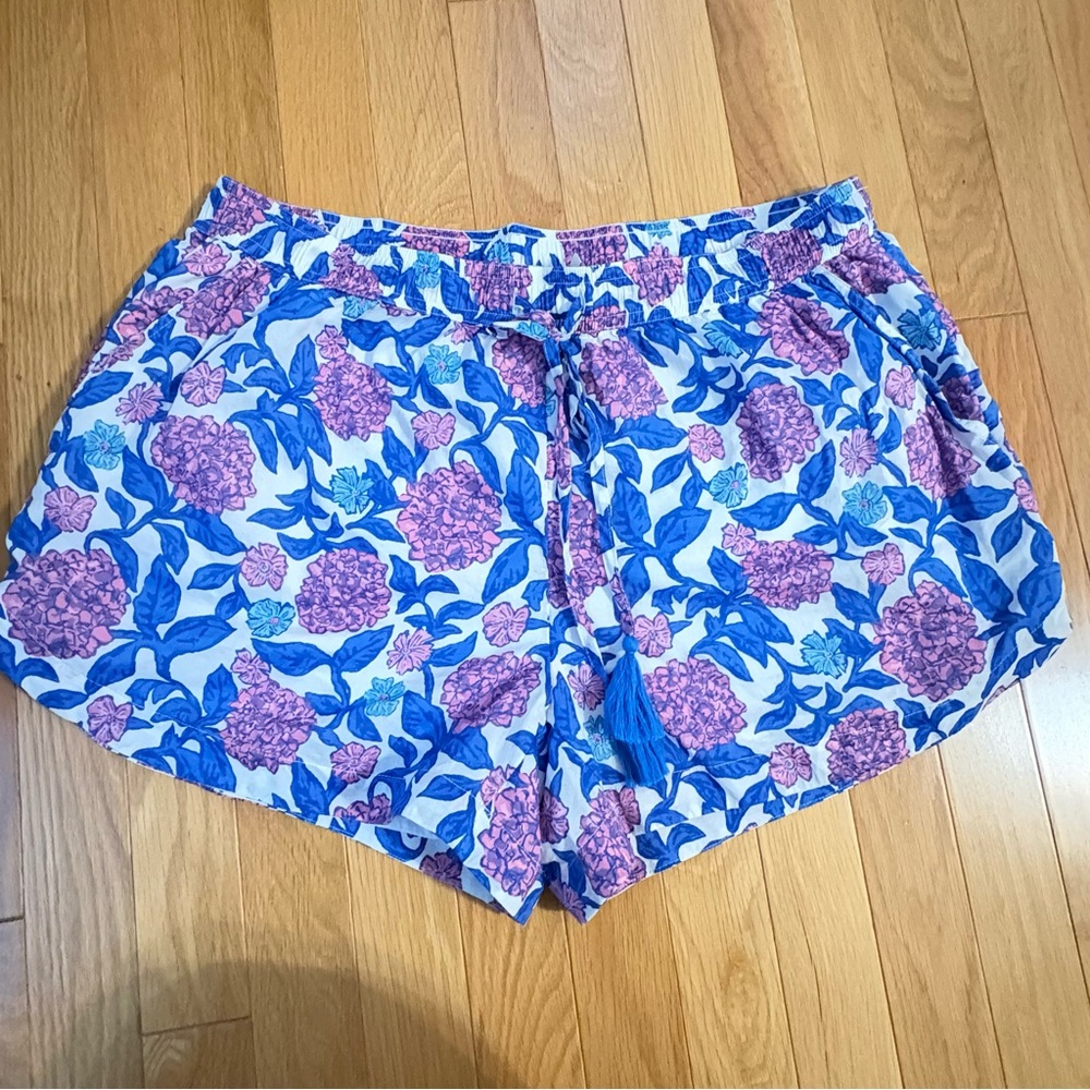 Vineyard Vines Blue and Pink Floral Lined Tassel Women’s Large 3.25” inseam